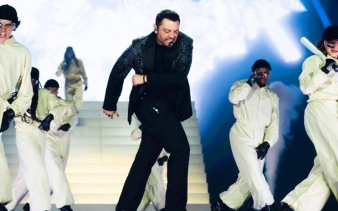 Tiziano Ferro incanta Milano, a San Siro il ritorno di un grande