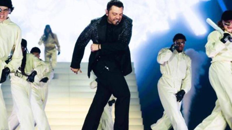 Tiziano Ferro incanta Milano, a San Siro il ritorno di un grande