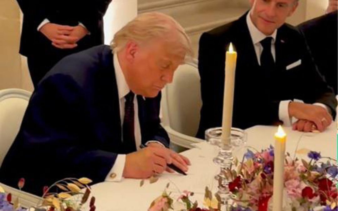Trump firma l’accordo Iran-Usa alla cena del G7. Macron: “Bravo”