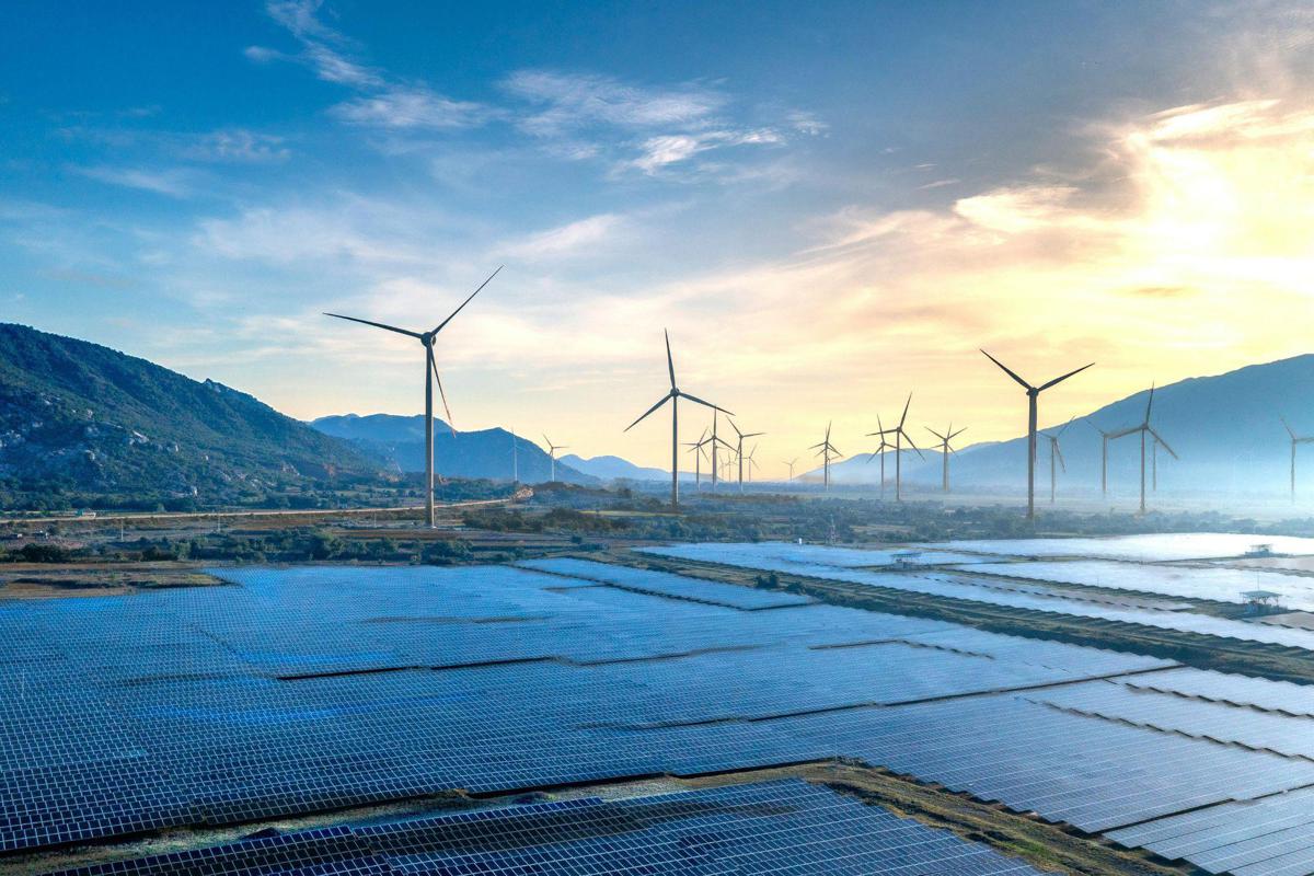 https://www.quotidianodelsud.it/wp-content/uploads/2026/06/fotovoltaico-eolico-canva.jpeg