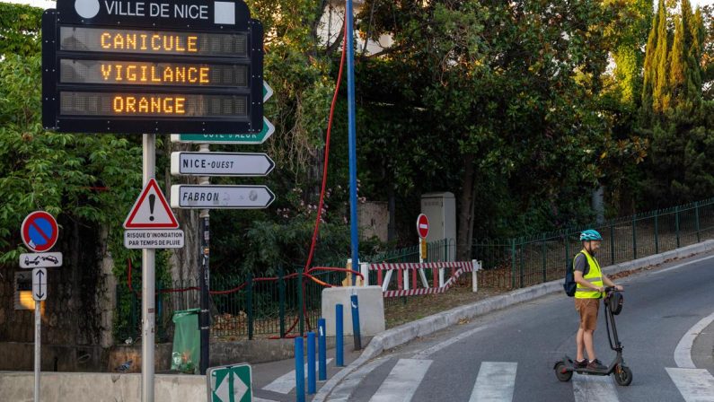 Caldo estremo in Francia, bambino di 3 anni trovato morto in auto