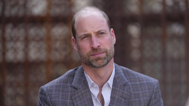 Re Carlo dà il bentornato a Harry in Uk, William su tutte le furie