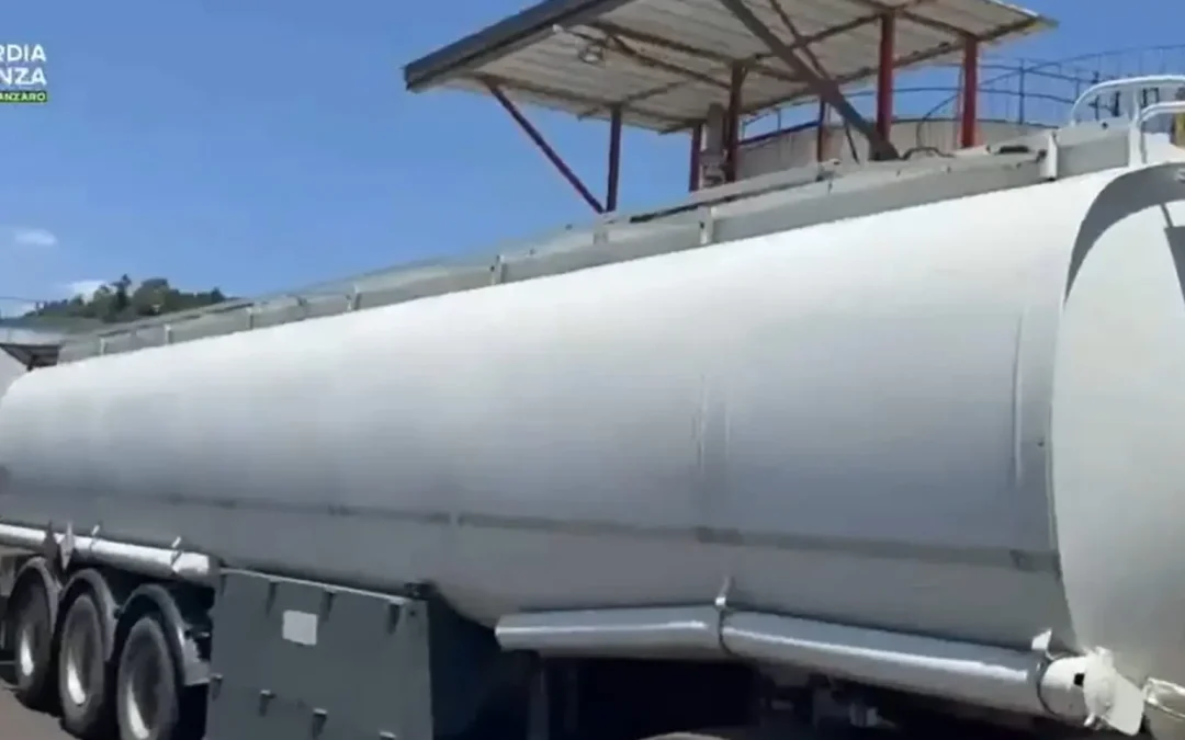 Maxi frode da 8 milioni sul carburante agricolo a Crotone, sequestri e 29 indagati