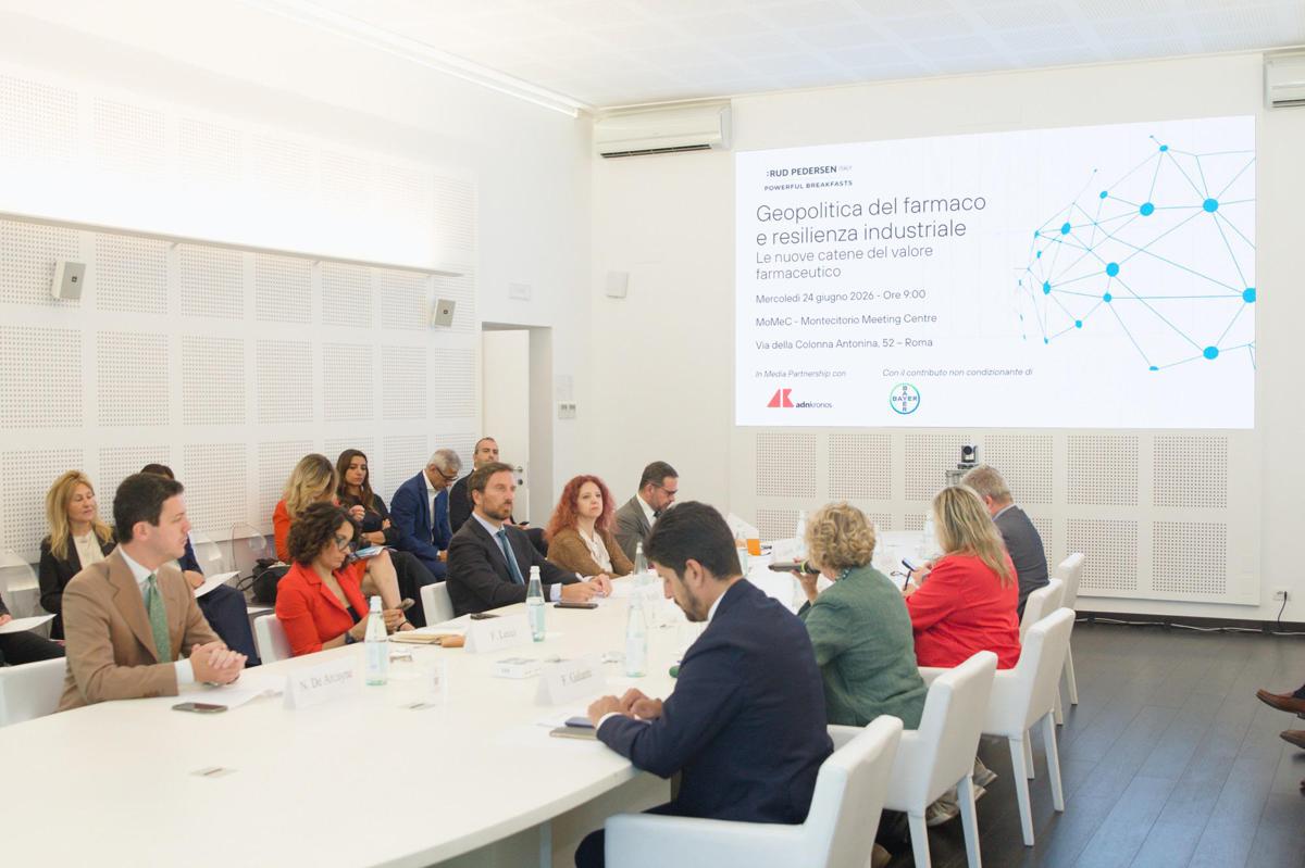 https://www.quotidianodelsud.it/wp-content/uploads/2026/06/geopolitica-farmaco-adn.jpeg