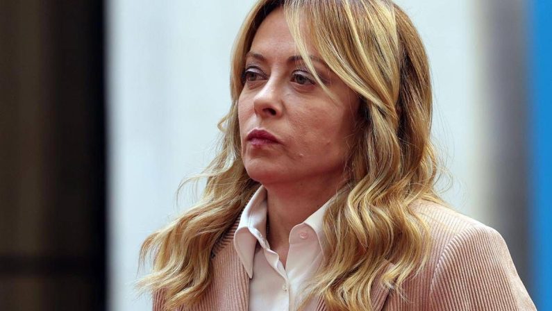 Meloni: “Italia non è Repubblica banane, regole si rispettano”
