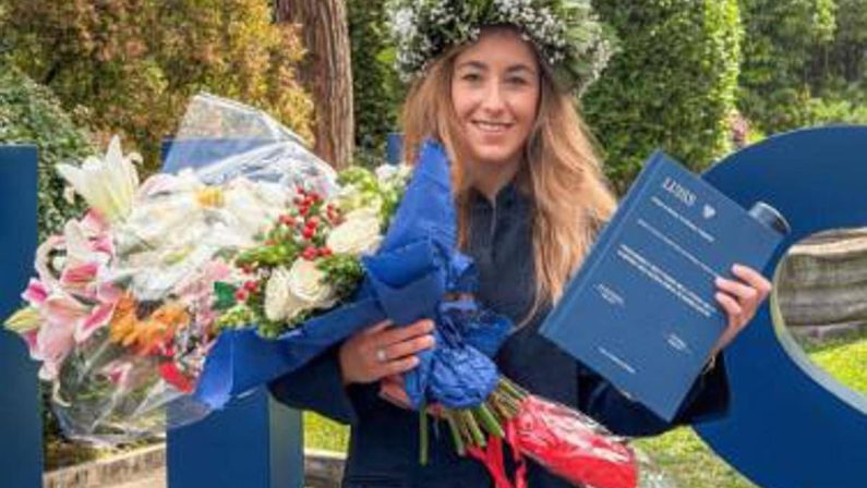 “Finalmente dottoressa, sono soddisfazioni”: Sofia Goggia si è laureata