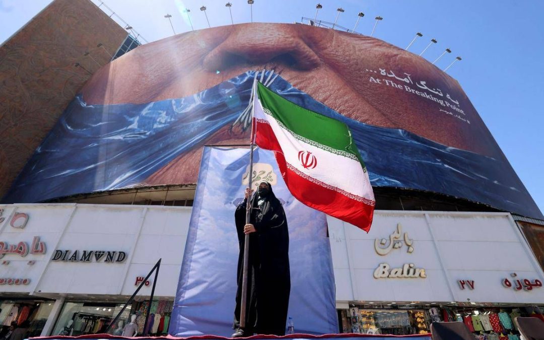 Iran, Teheran spara contro navi Usa e avverte: “Basi americane sono obiettivi legittimi”