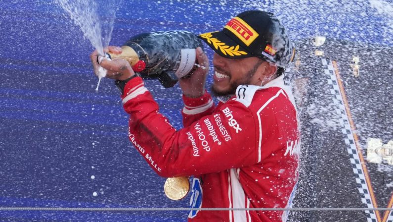 Hamilton, vittoria e… commozione. Il messaggio in italiano: “Grazie a tutti”