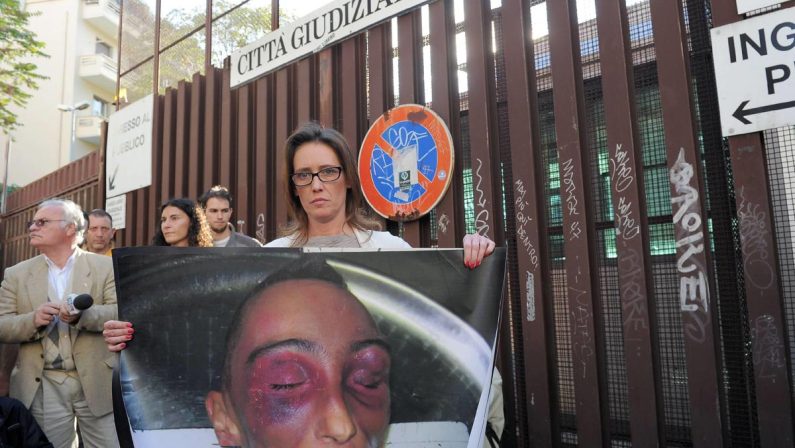 Depistaggi Cucchi, Cassazione: “Chiara volontà impedire di ricondurre responsabilità a carabinieri”