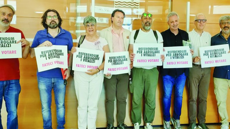 Vitalizi lucani, la sfida alla casta, le associazioni: «Privilegio inaccettabile»
