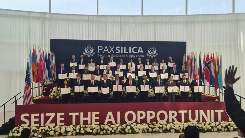 Pax Silica riavvicina Italia a Casa Bianca, verso firma intesa su Ia e semiconduttori nelle prossime settimane