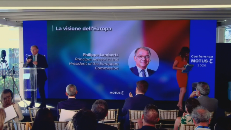 Auto, Lamberts: “Spetta ai legislatori decidere cosa fare per la competitività europea”