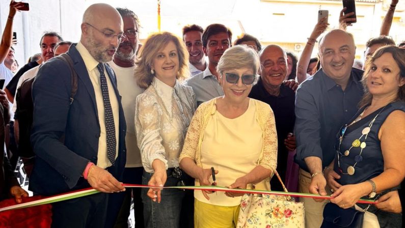 Montalto, inaugurata la nuova sede del “Marconi-Guarasci”