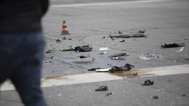 Weekend di sangue sulle strade italiane: giovani vittime a Senago, Jesolo, Savona e Forte dei Marmi