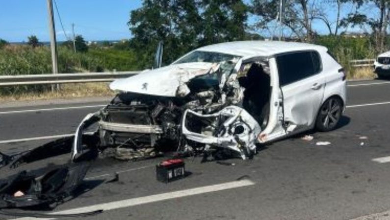 Corigliano Rossano, incidente sulla 106 Jonica, un morto e due feriti