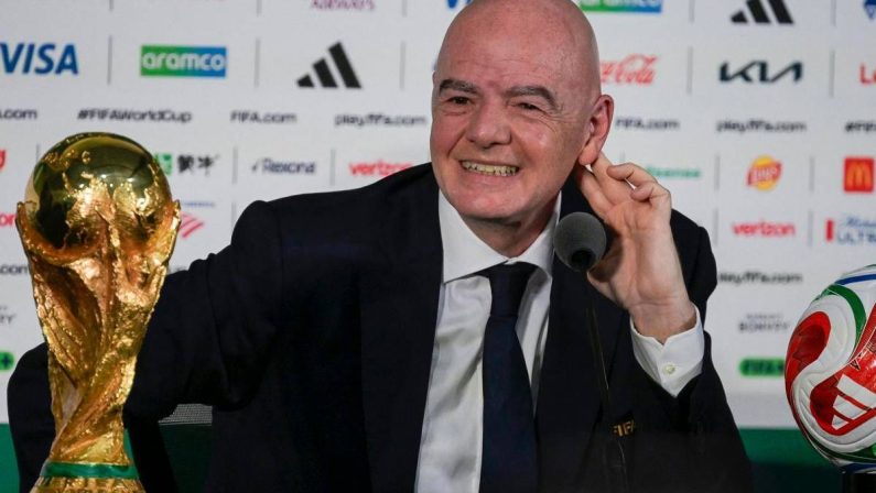Infantino e i Mondiali ‘di Trump’: “Coppa del Mondo possibile solo con Donald”