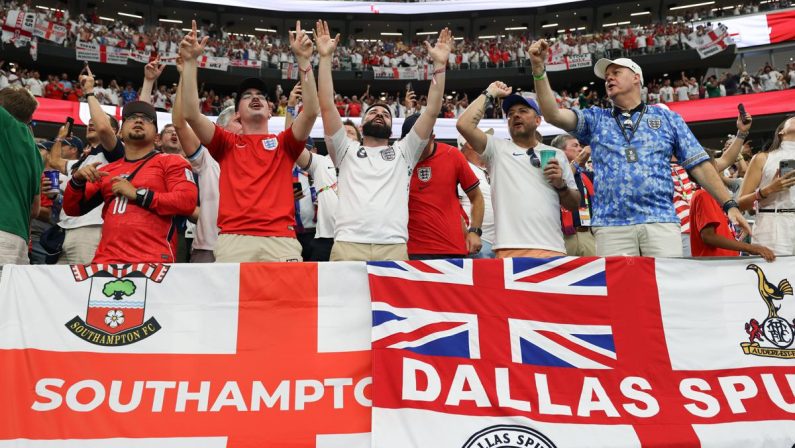 Mondiali, Inghilterra vince e tifosi festeggiano… con gli Oasis
