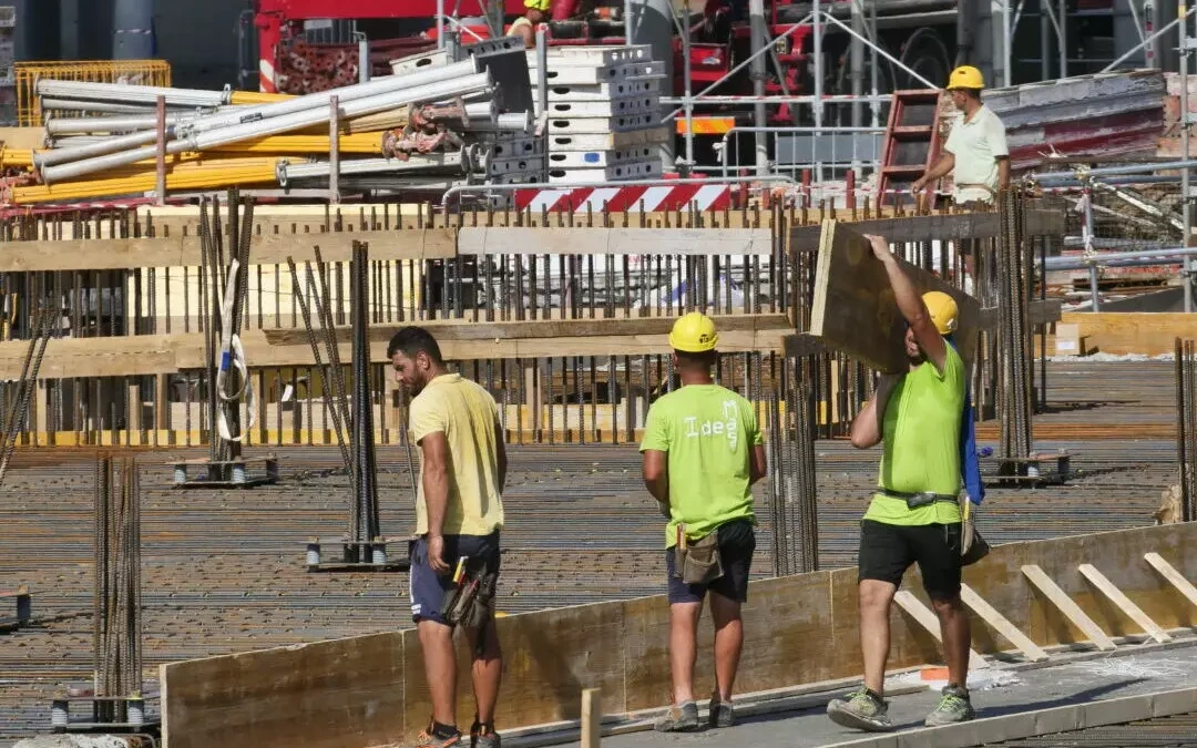 Caldo, Fico firma l’ordinanza: stop ai lavori usuranti dalle 12.30 alle 16 in Campania