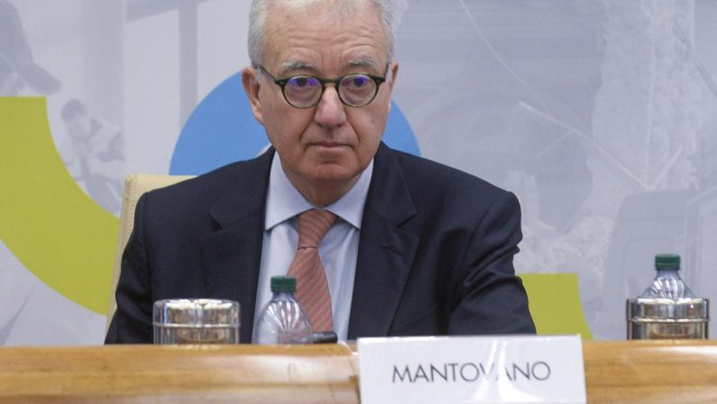 Truffa su Whatsapp, falsi messaggi attribuiti a Mantovano: la nota di Palazzo Chigi