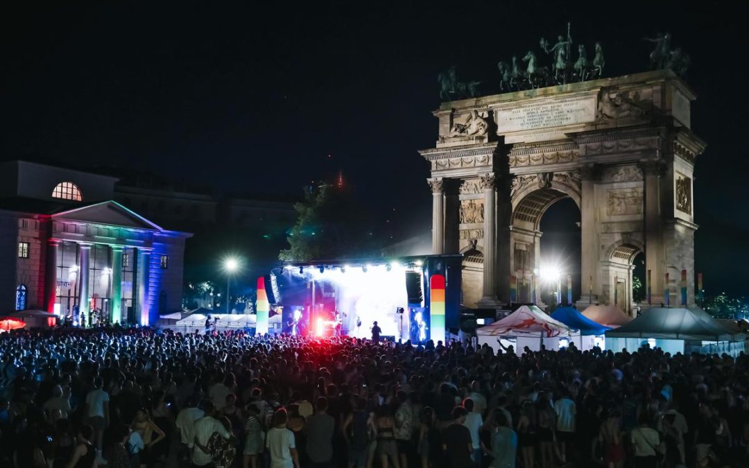 Milano Pride, oggi la parata alle 17: i consigli contro il caldo record