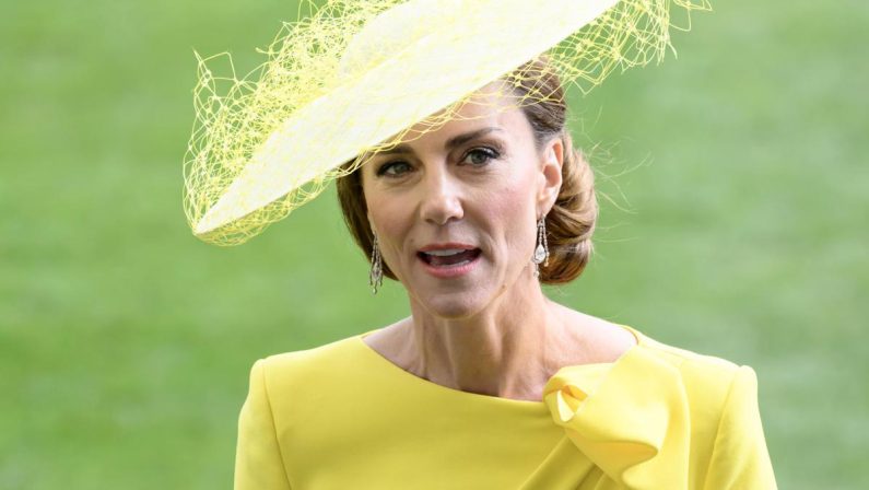 Kate Middleton scala le vette britanniche più alte, l’impresa per la lotta contro il cancro