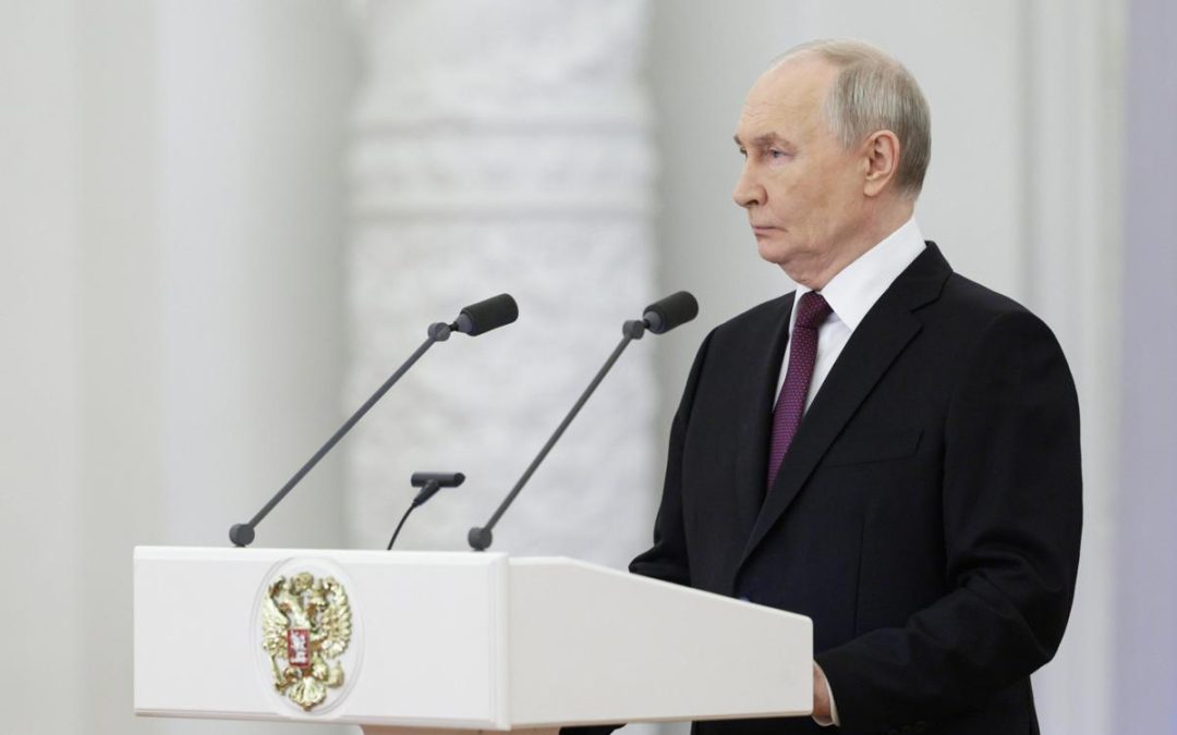 Putin contro Nato e Ue: “Minaccia russa scusa per giustificare aumento spese militari”