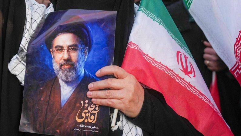 Iran-Usa, Teheran detta condizioni per l’accordo: “Trump sblocchi fondi congelati”