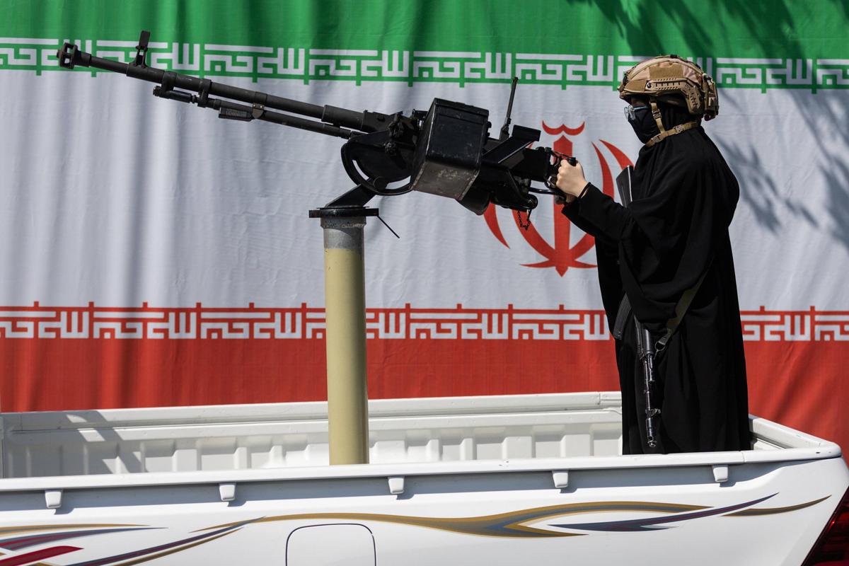 https://www.quotidianodelsud.it/wp-content/uploads/2026/06/iran-paramilitare-donna-teheran-fg-ipa.jpeg