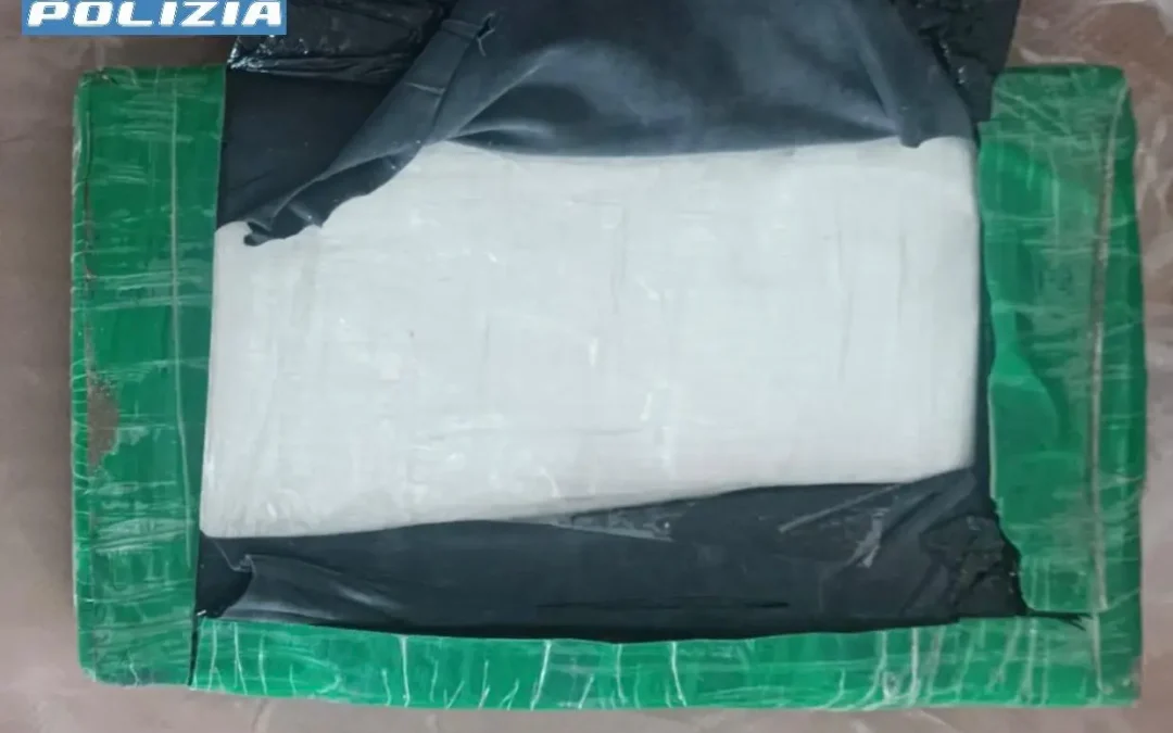 Sorpreso con oltre 1 kg di cocaina in auto, 61enne arrestato a Ischia
