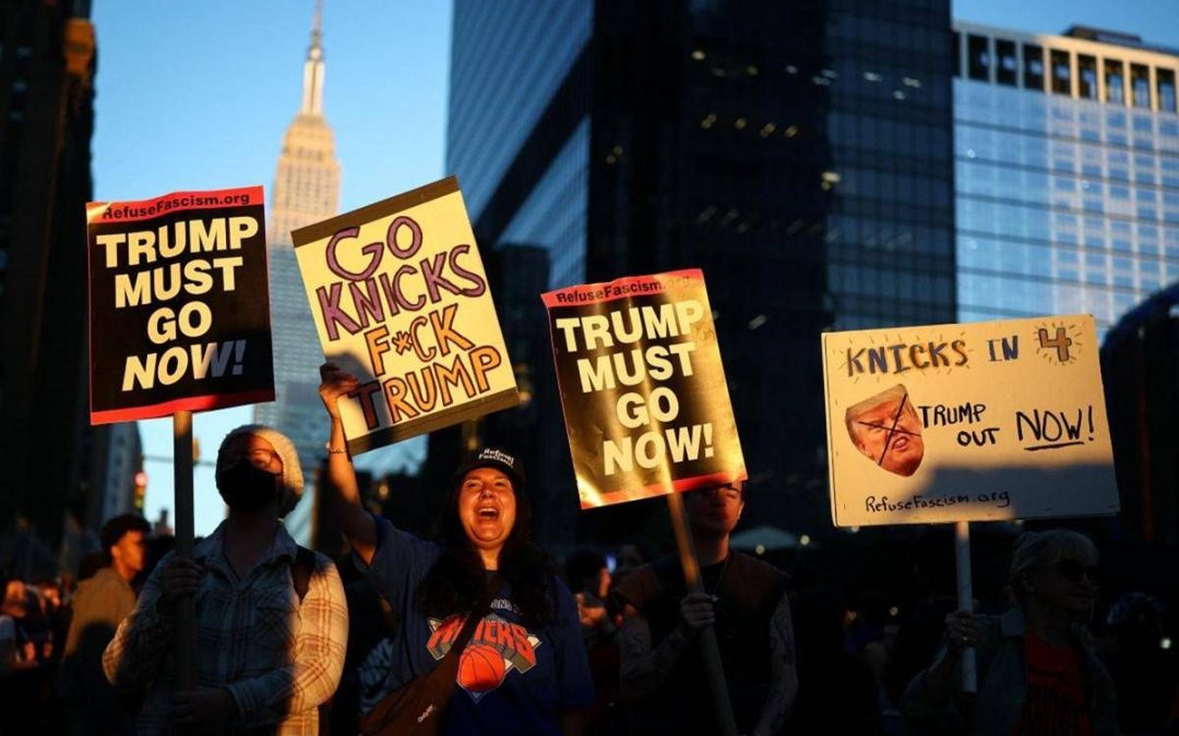 Trump fischiato al Madison Square Garden, i Knicks perdono la gara 3
