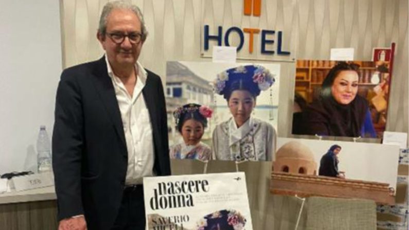 “Nascere donna”: il libro fotografico del dottor Saverio Miceli sull’universo femminile
