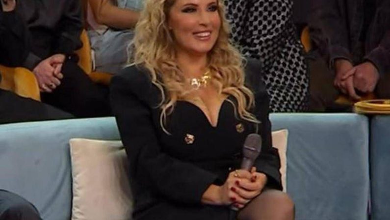 Selvaggia Lucarelli nelle Filippine per l’Isola dei Famosi: “Terremoto è lontano”