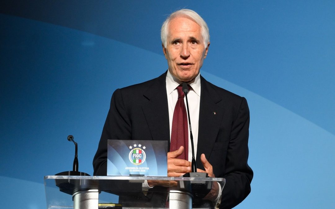 Giovanni Malagò è il nuovo presidente della Figc, eletto con il 68,58% dei voti: “La mia scelta è un atto di amore”