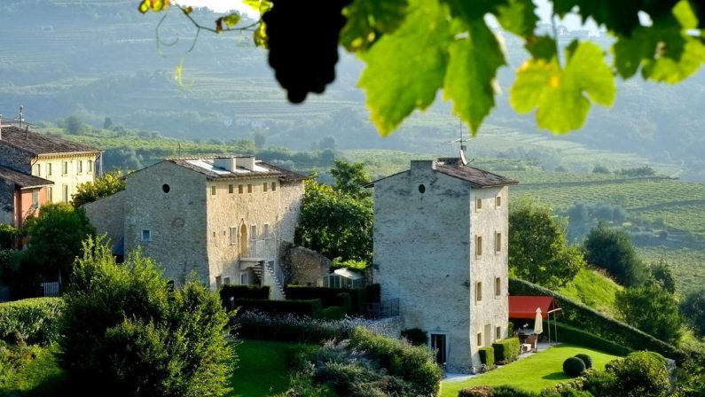Airbnb, caccia all’Italia nascosta: boom dei borghi senza hotel