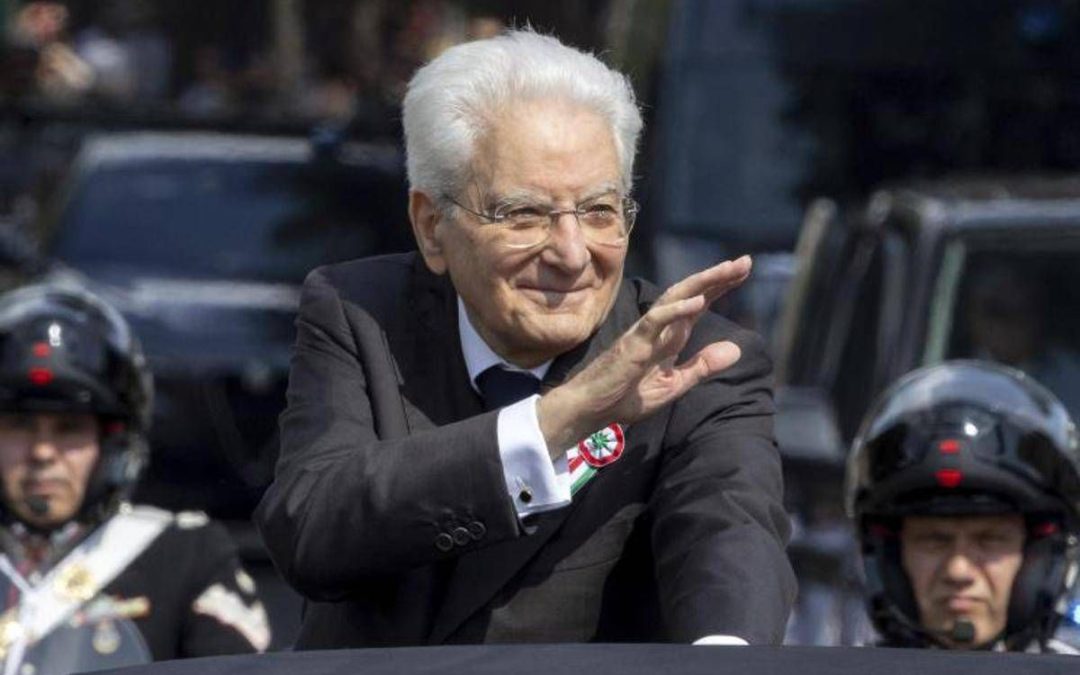 Mattarella: “Da Presidente vedo nel Paese applicati principi della Repubblica. Italia avrà giovamento dal coraggio dei giovani”