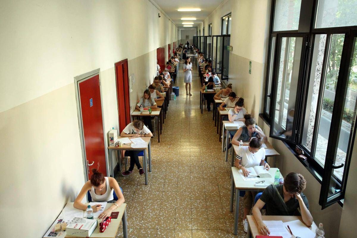https://www.quotidianodelsud.it/wp-content/uploads/2026/06/maturita-al-virgilio-prima-prova.jpeg