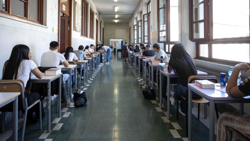 Maturità 2026, tracce di italiano: tema su Assemblea Costituente e il discorso di Saragat, Pavese e Brancati per analisi testo