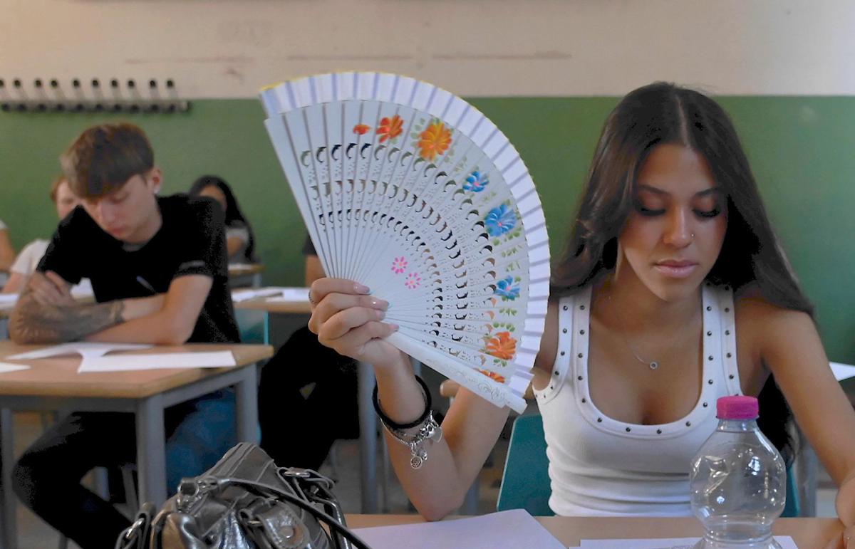 https://www.quotidianodelsud.it/wp-content/uploads/2026/06/maturita-ragazzi-ipa-fg.jpeg