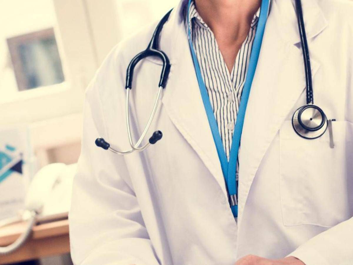 https://www.quotidianodelsud.it/wp-content/uploads/2026/06/medico-donna-123rf-free.jpeg