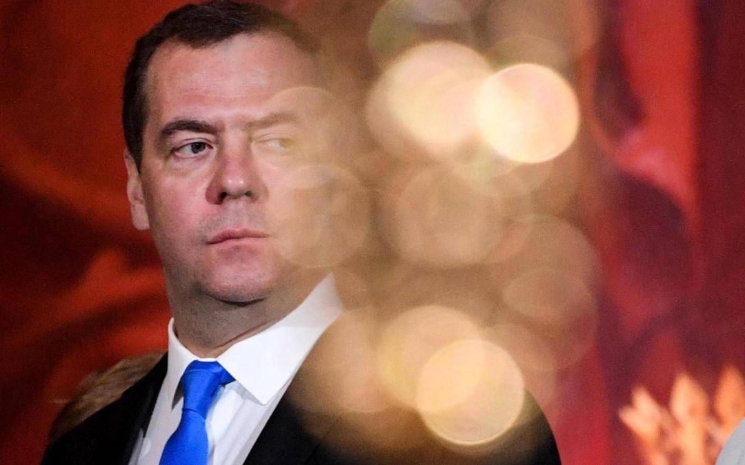 Medvedev mette nel tritacarte Merz, von der Leyen e Starmer: “Nessuno ferma la Russia”