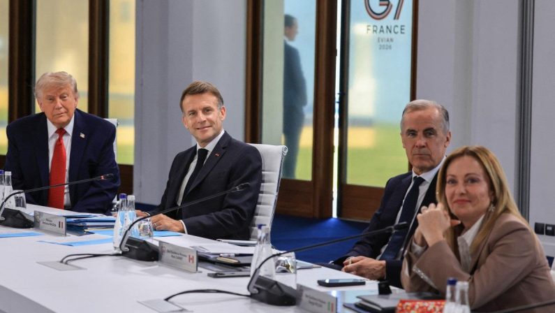 Meloni: “G7 importante, con Trump rapporto immutato”. I leader compatti su sostegno a Ucraina