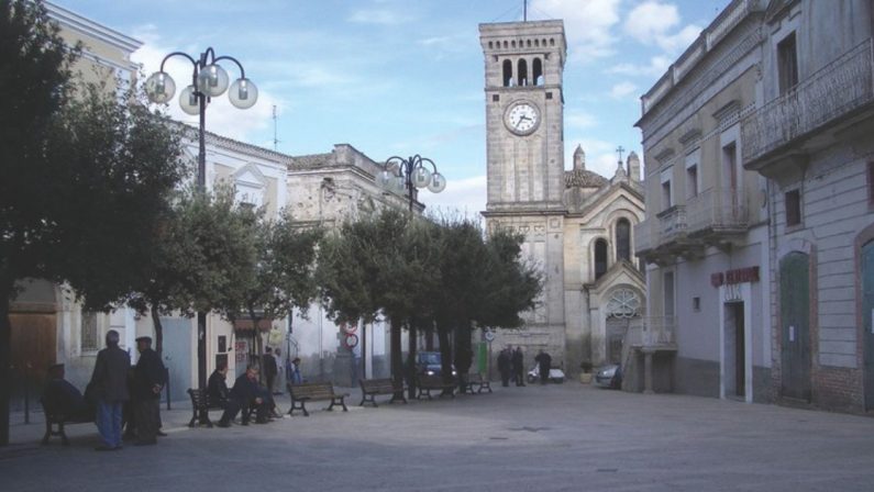 Truffa a Miglionico, commerciante stordito con spray e derubato di oltre 2.600 euro in tabaccheria
