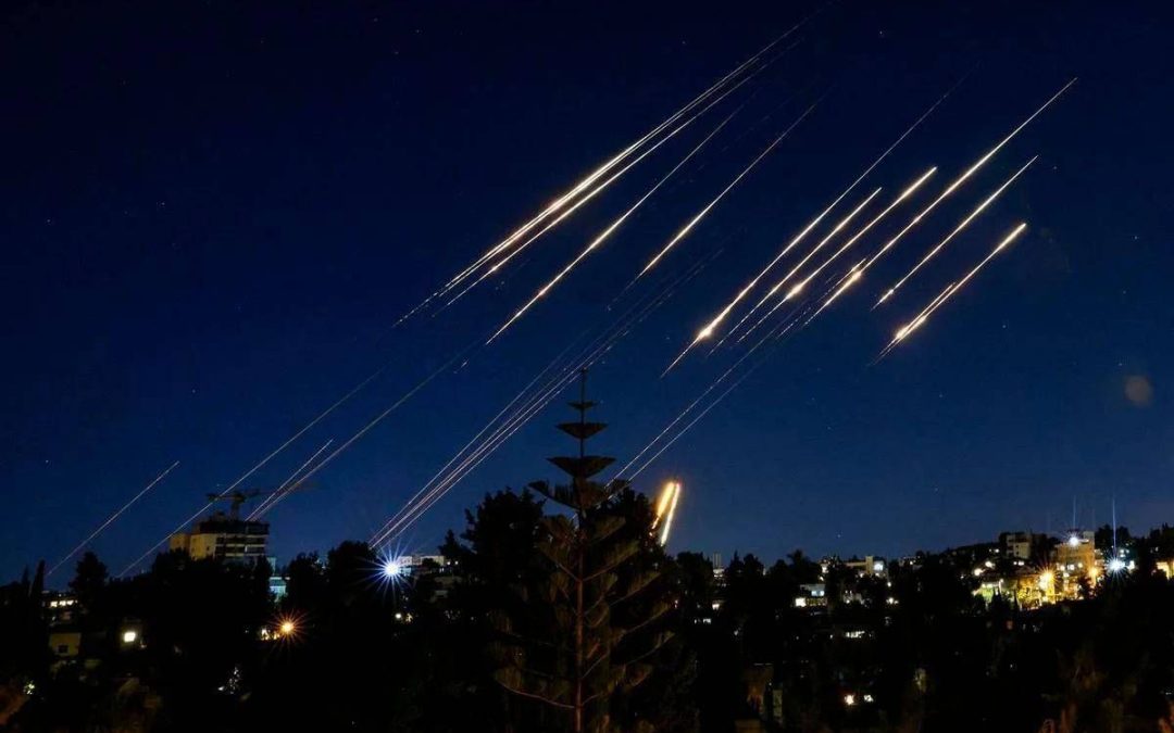 Iran lancia missili contro Israele. Trump: “Fermatevi”. Forze Usa in allerta