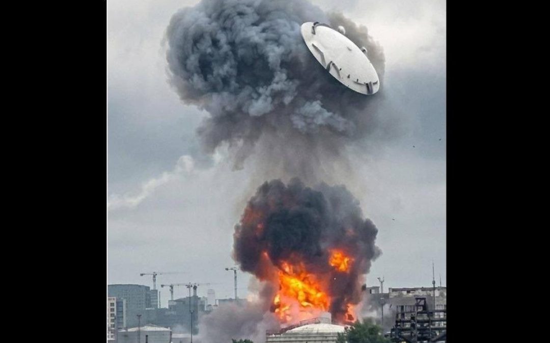Mosca, il video svela il mistero: la raffineria colpita (anche) da un missile russo