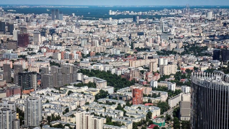 Ucraina-Russia, Mosca sotto attacco droni costretta a chiudere tutti gli aeroporti