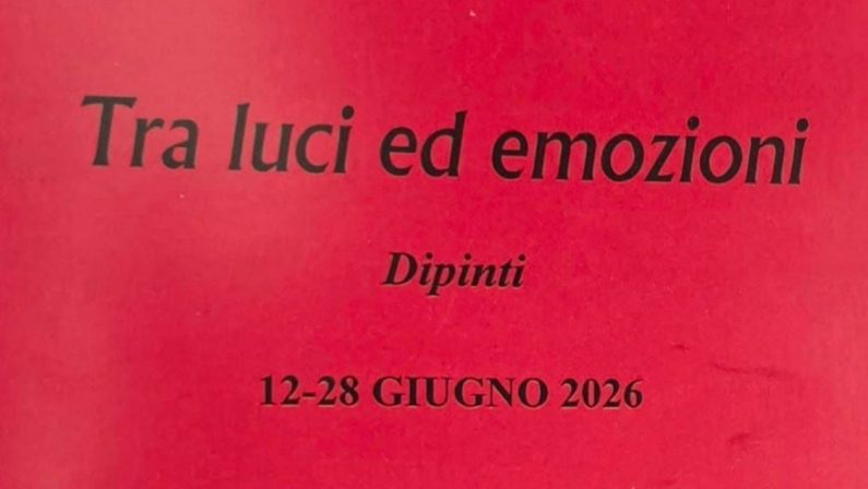 Cosenza, la luce che sfida le ombre: Lucia Daniela Bosa in mostra alla galleria “Il Triangolo”