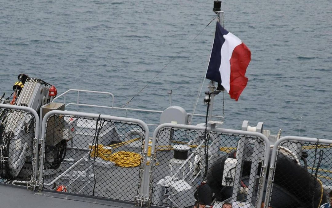 Francia intercetta petroliera russa a largo dell’Atlantico. Cremlino: “Atto di pirateria”