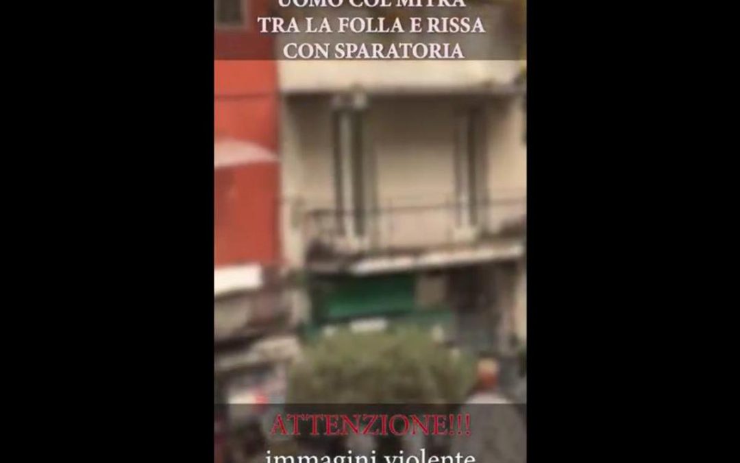 Napoli, rissa e spari in piazza Montesanto: uomo con kalashnikov tra la folla