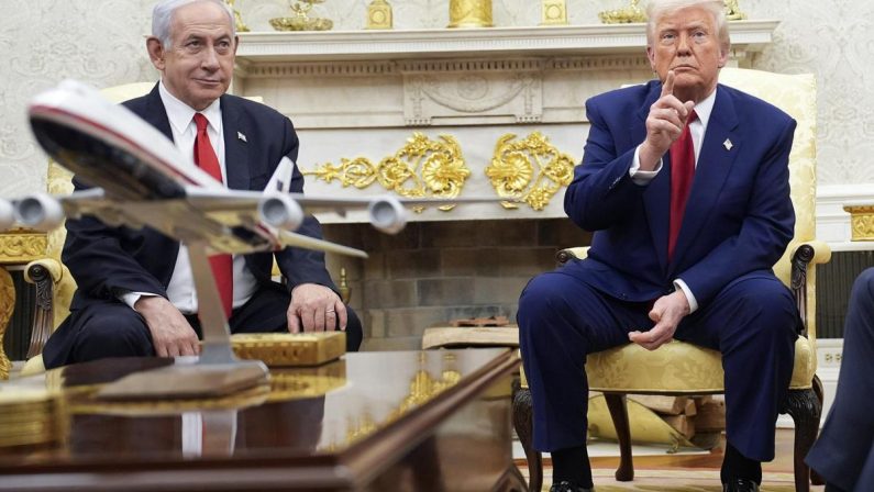 Usa-Iran, intelligence avverte Trump: “Netanyahu non si ferma in Libano, accordo a rischio”