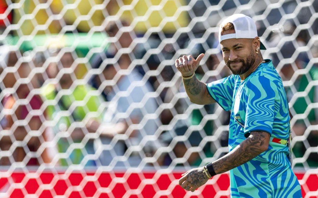 Mondiali, Neymar torna ad allenarsi tra gli applausi
